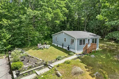 25 South Mayhew Turnpike Hebron NH 03241