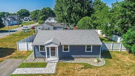 1 Eastmor Lane Hampton NH 03842