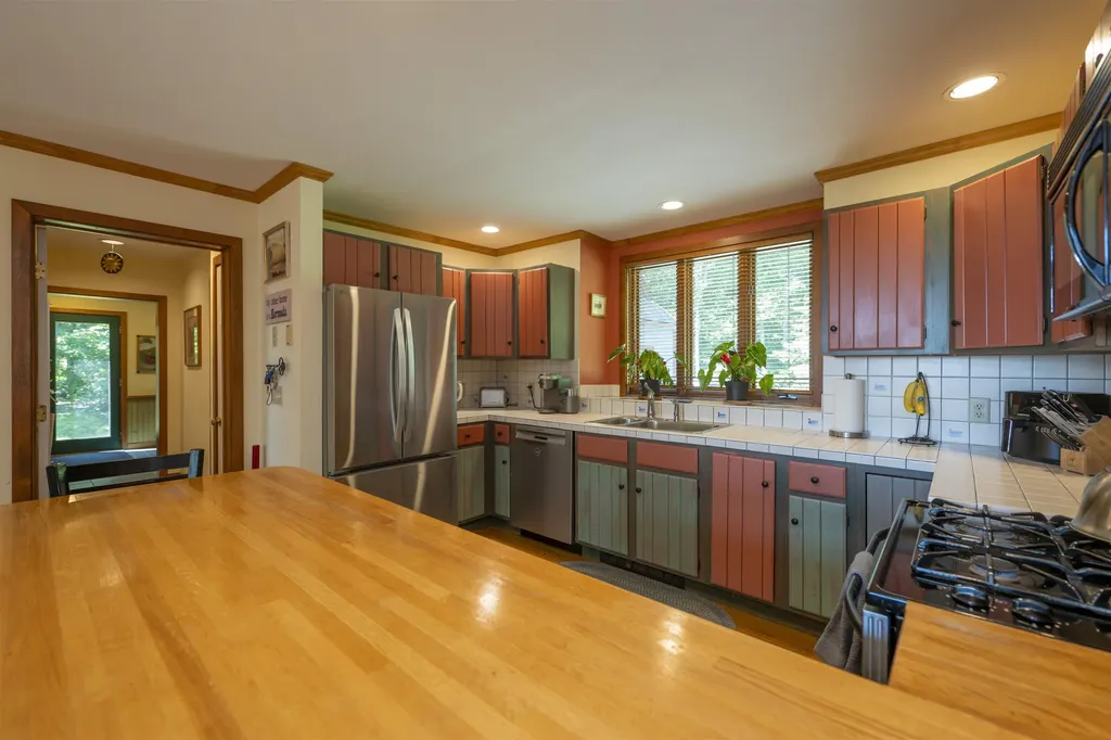 438 Redfield Proctor Road Hartford VT 05059