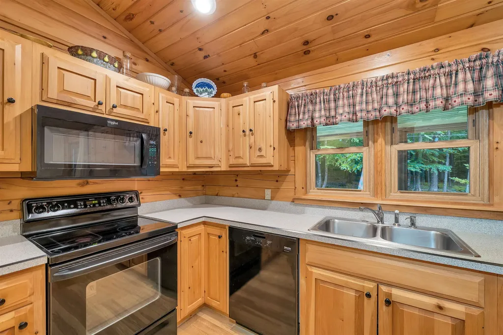 15 Neal Hill Road Wolfeboro NH 03894