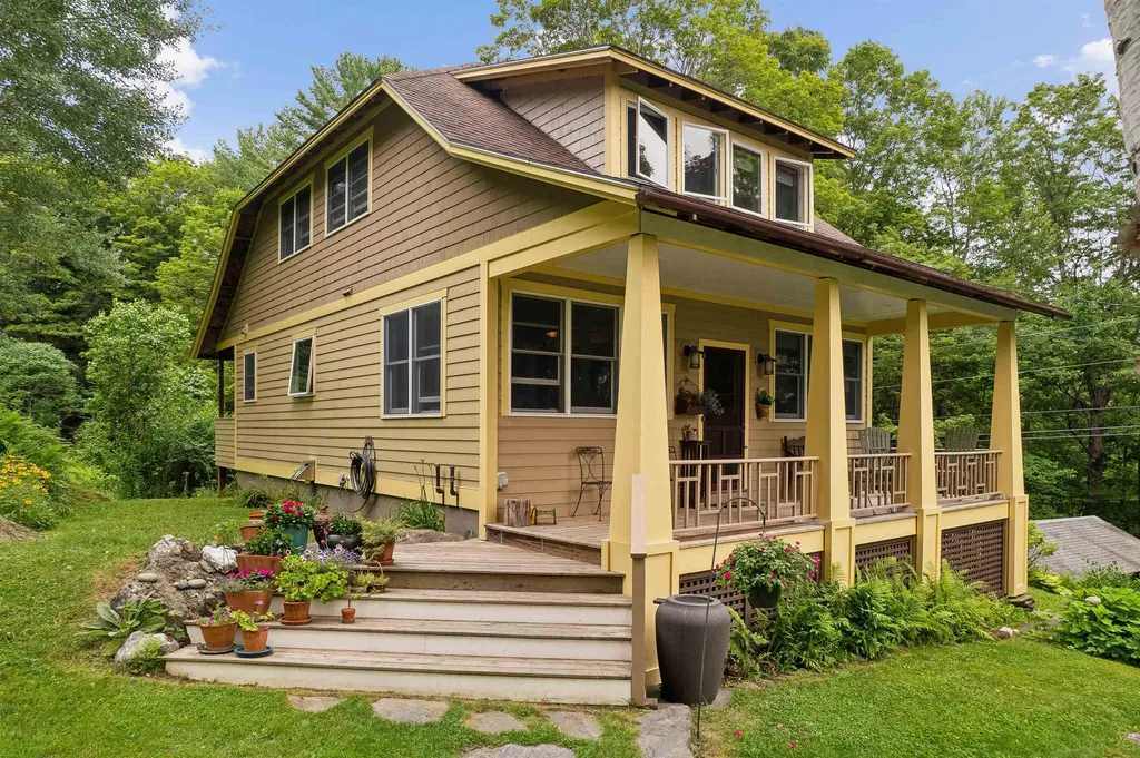 63 Best Road Hartland VT 05089