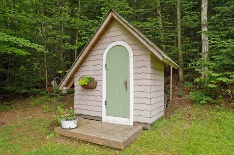 63 Best Road Hartland VT 05089