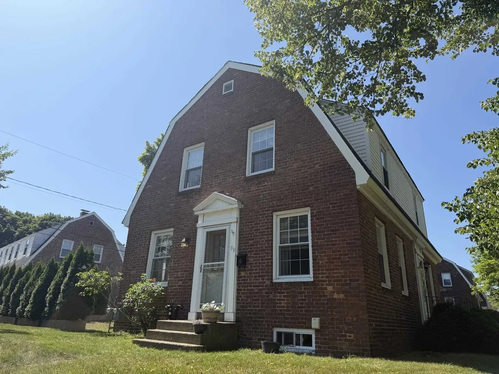 97 Concord Way Portsmouth NH 03801