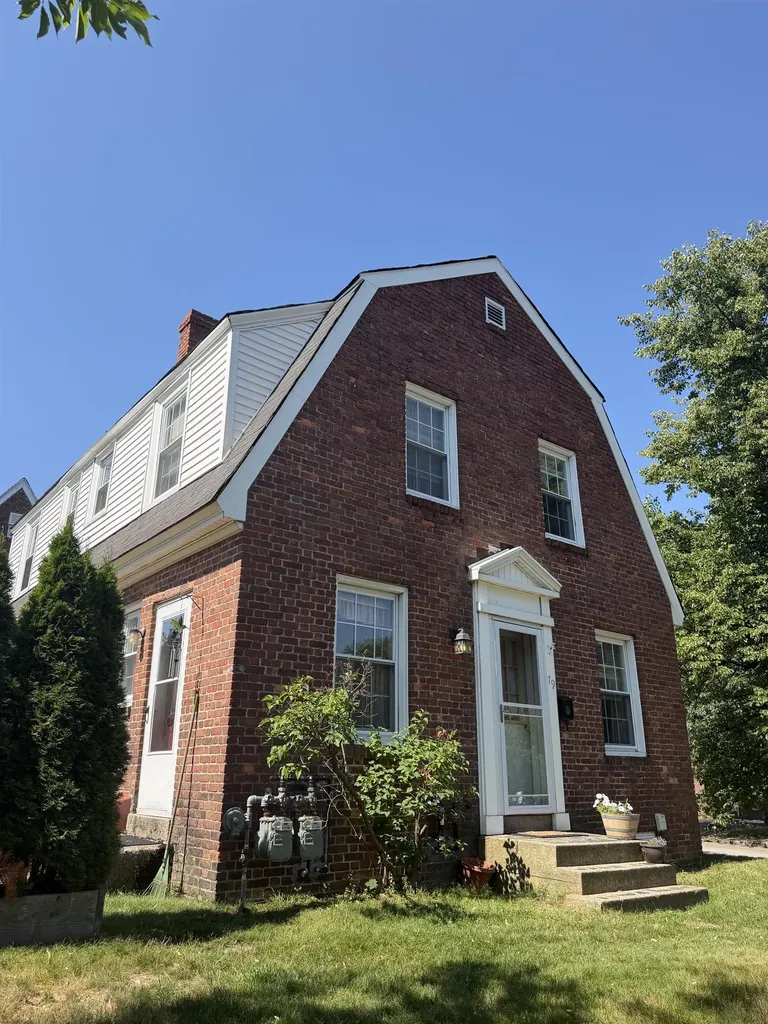97 Concord Way Portsmouth NH 03801