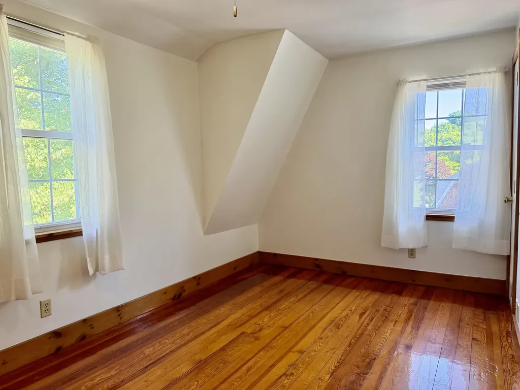 97 Concord Way Portsmouth NH 03801