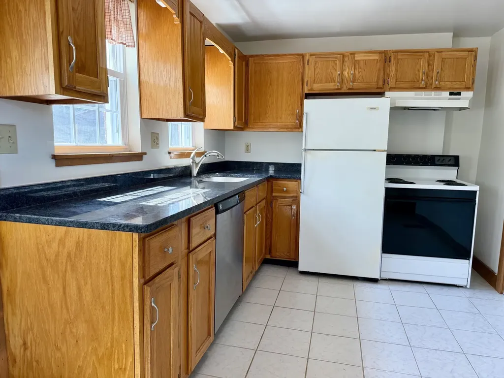 97 Concord Way Portsmouth NH 03801