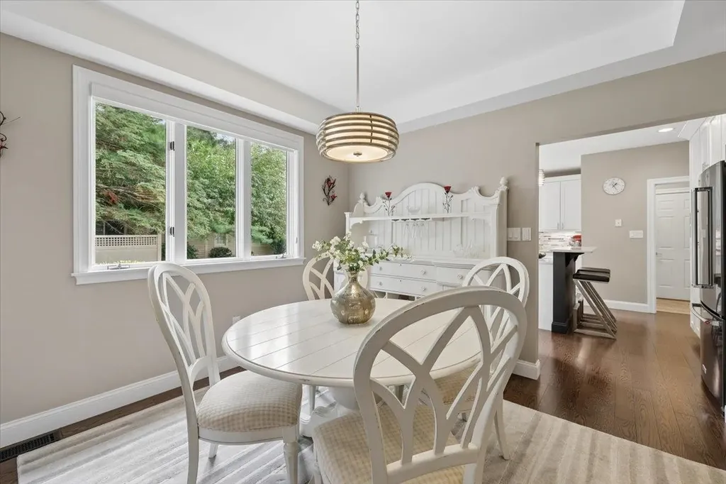 5 Pebble Beach Drive Bedford NH 03110