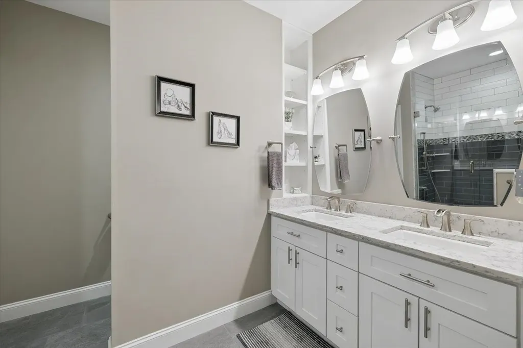 5 Pebble Beach Drive Bedford NH 03110