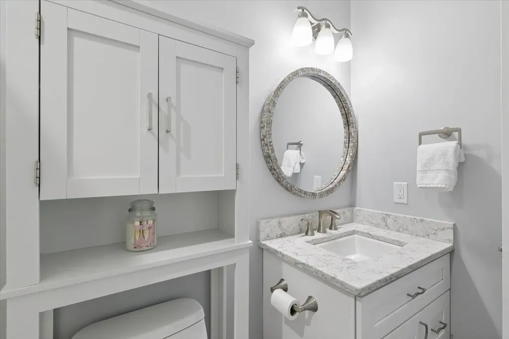 5 Pebble Beach Drive Bedford NH 03110