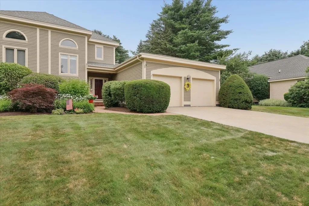 5 Pebble Beach Drive Bedford NH 03110