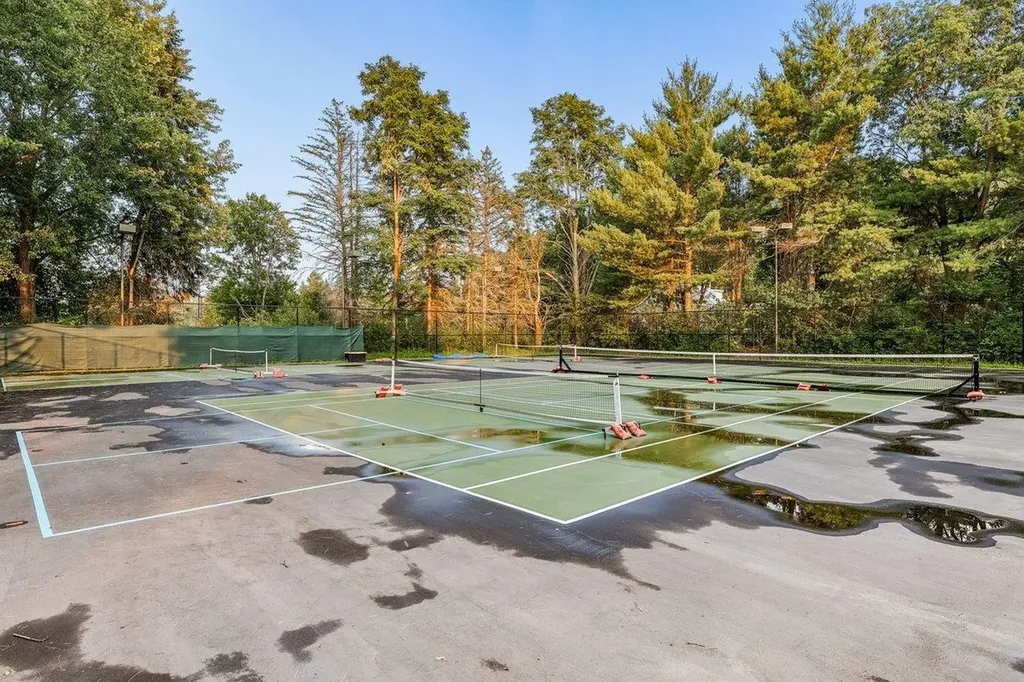 5 Pebble Beach Drive Bedford NH 03110