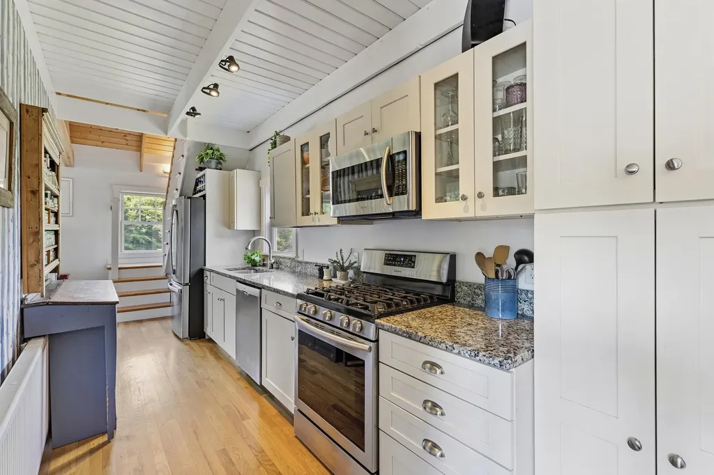 31 & 37 River Cottage Lane Orford NH 03777