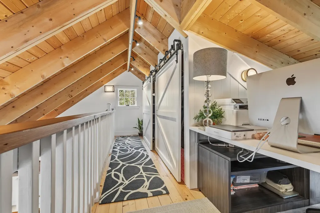 31 & 37 River Cottage Lane Orford NH 03777