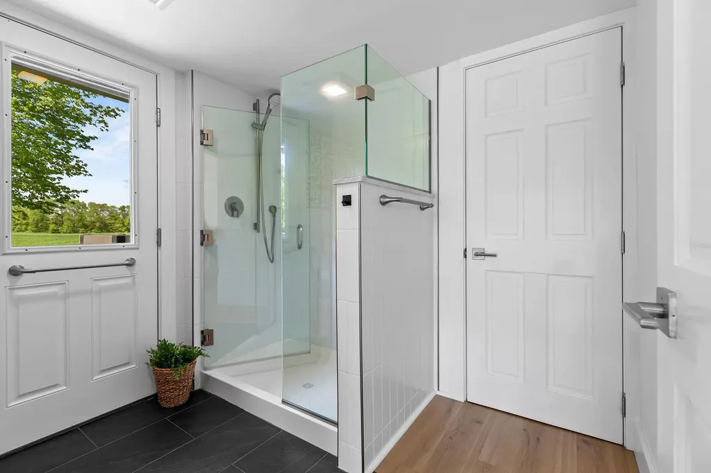 31 & 37 River Cottage Lane Orford NH 03777