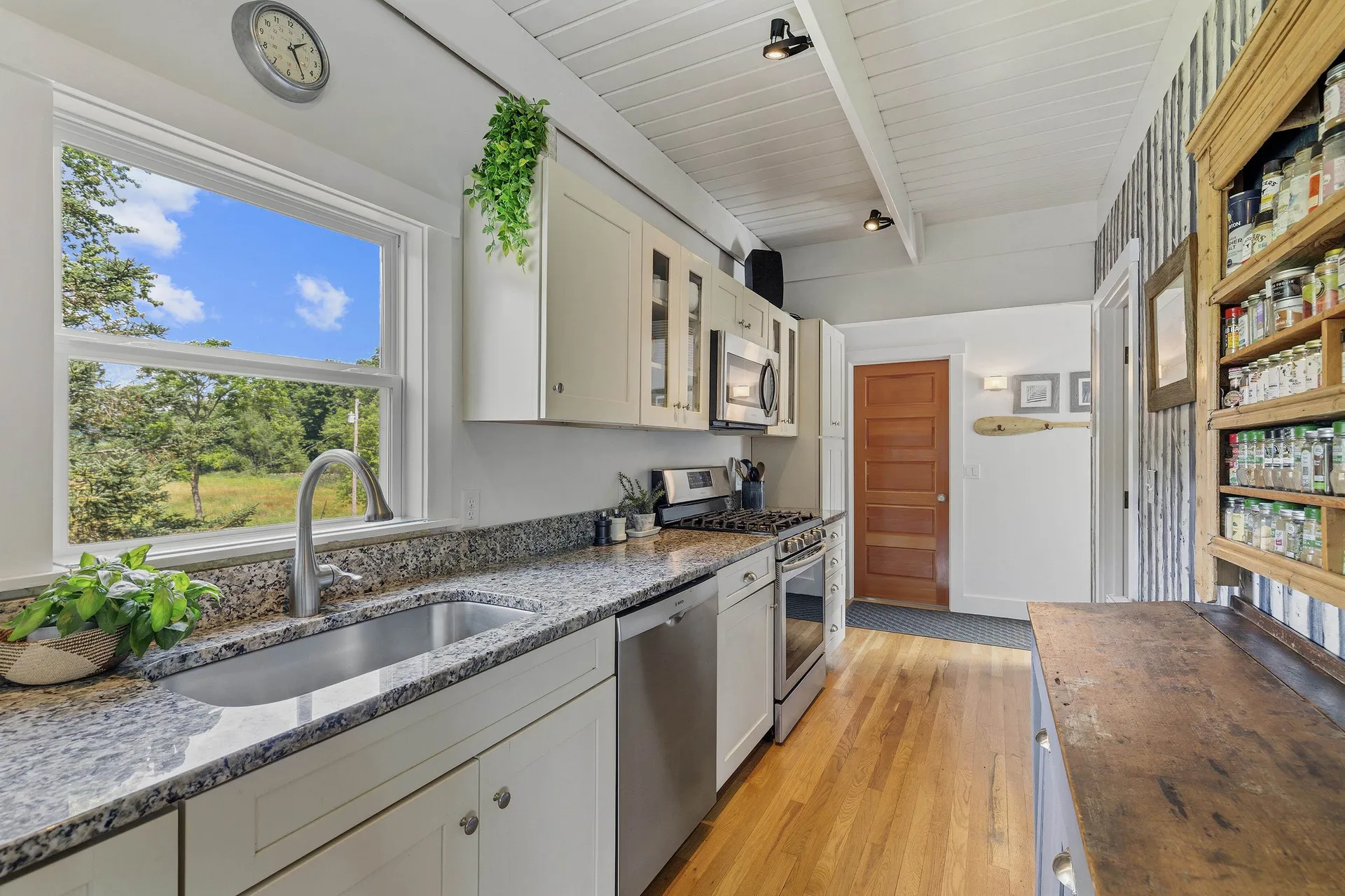 31 & 37 River Cottage Lane Orford NH 03777