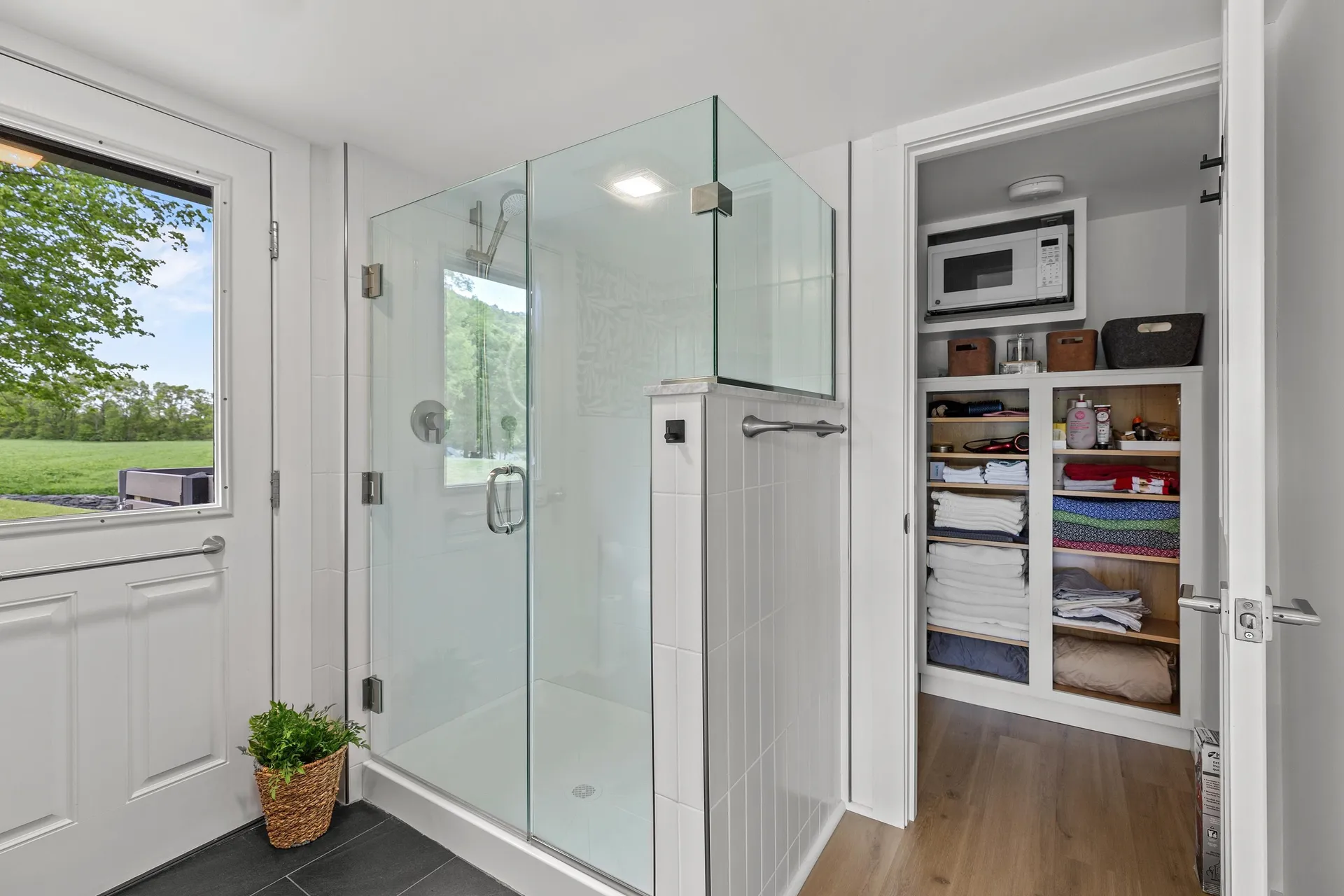 31 & 37 River Cottage Lane Orford NH 03777