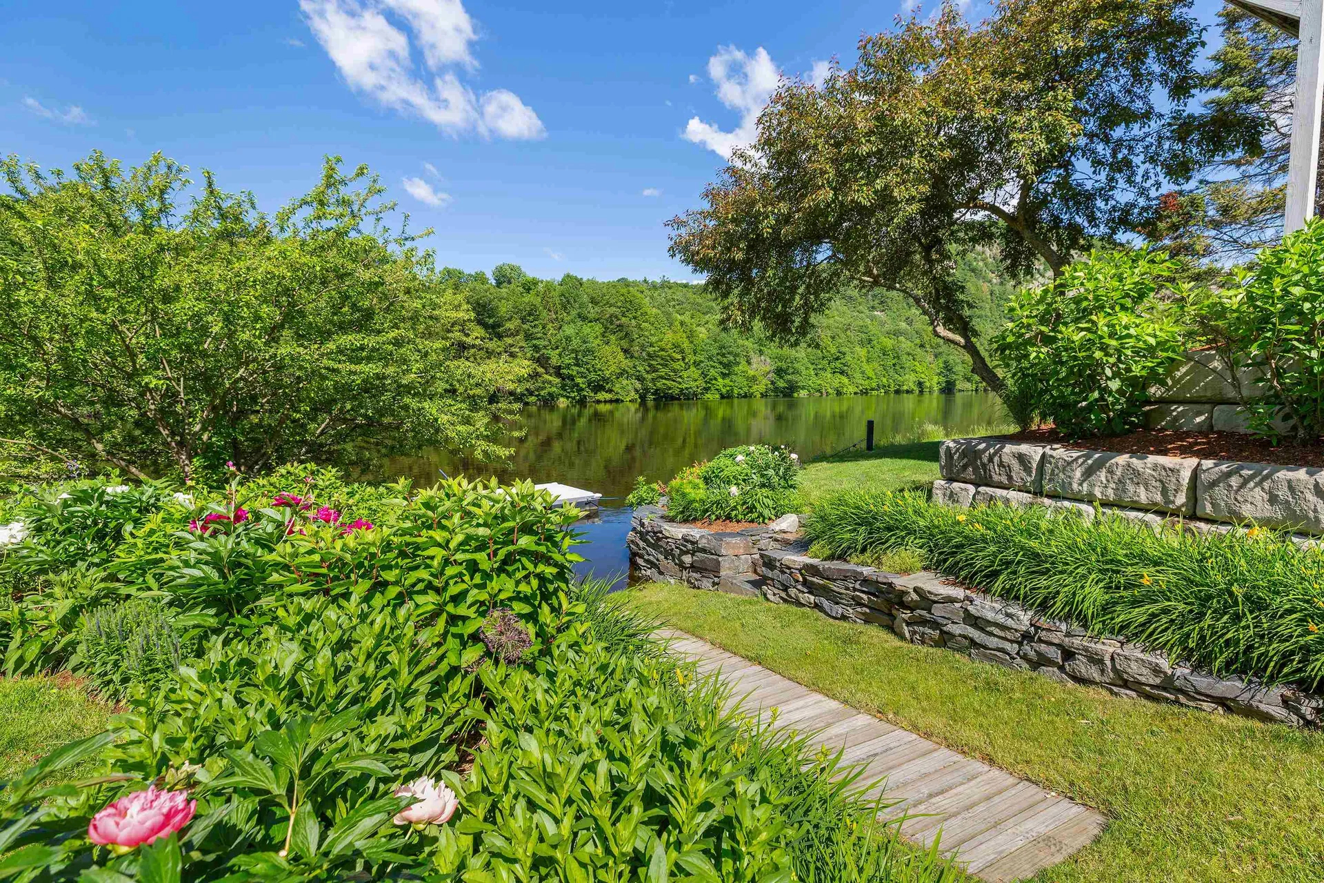31 & 37 River Cottage Lane Orford NH 03777