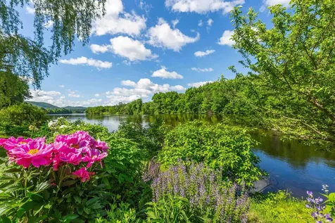 31 & 37 River Cottage Lane Orford NH 03777