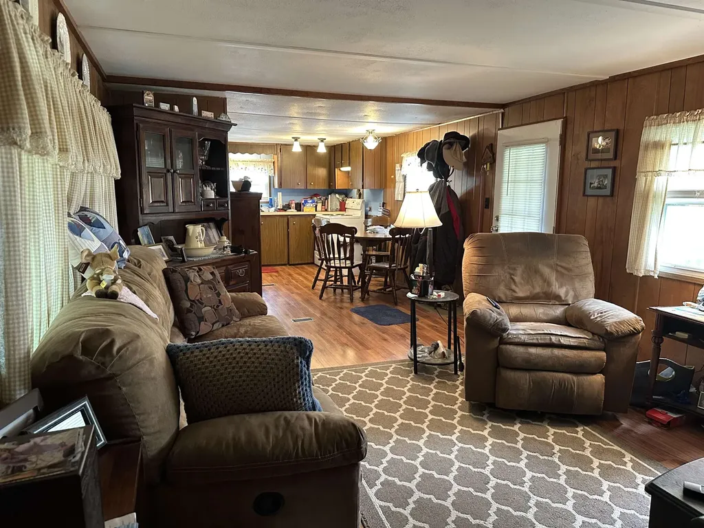 10 Woodland Park Troy NH 03465