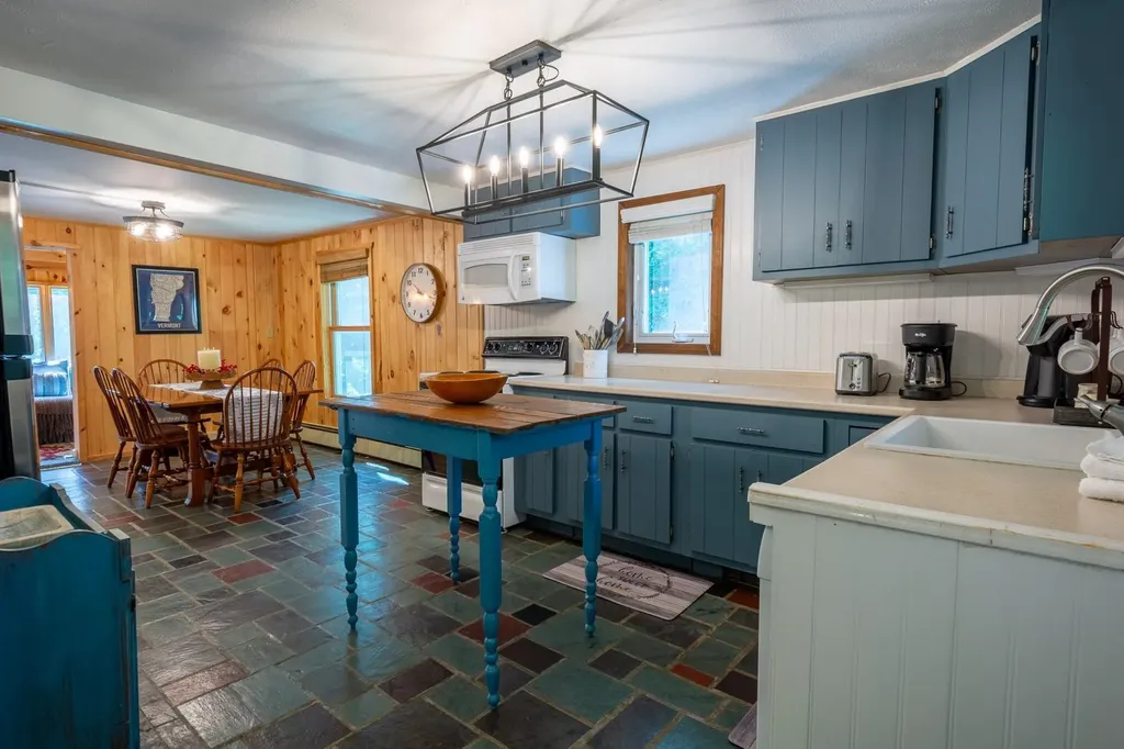50 Rosewood Lane Castleton VT 05732
