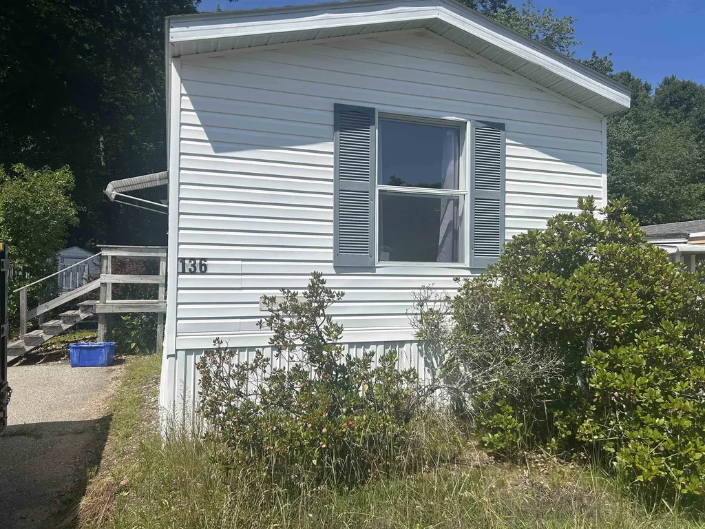 136 Sherwood Glen Somersworth NH 03878