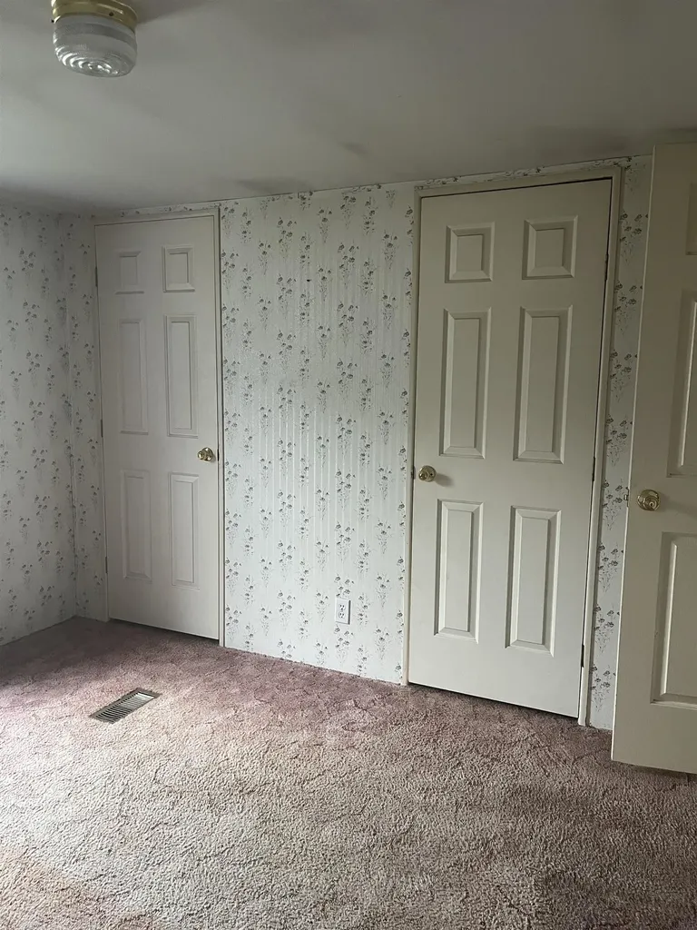 136 Sherwood Glen Somersworth NH 03878