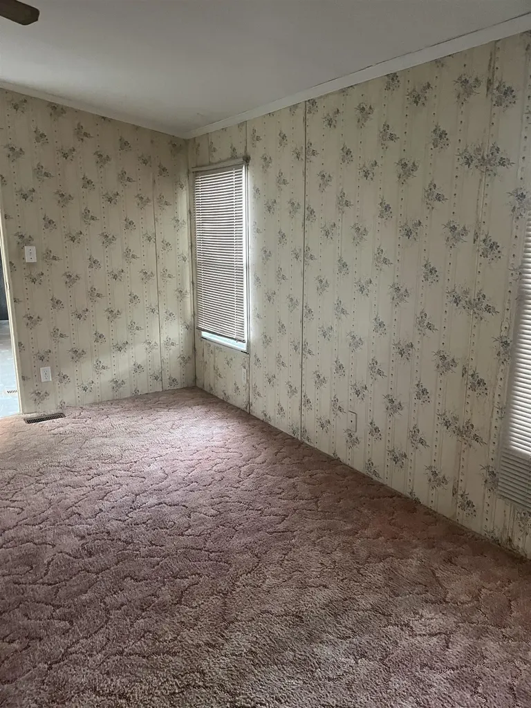 136 Sherwood Glen Somersworth NH 03878