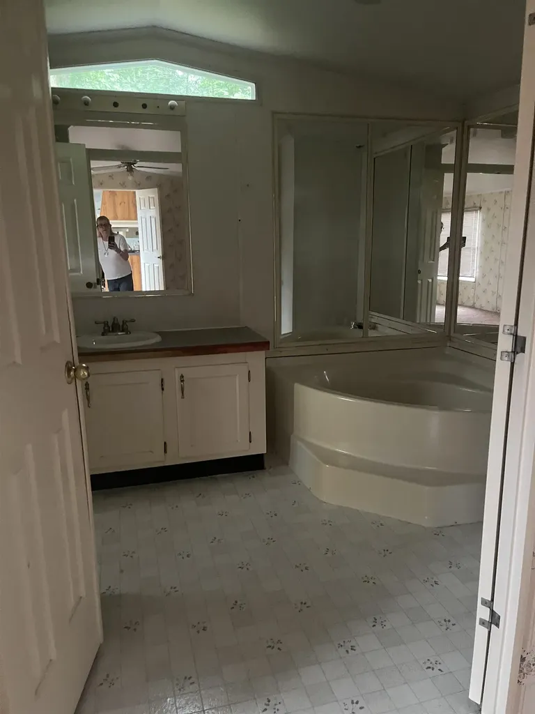 136 Sherwood Glen Somersworth NH 03878