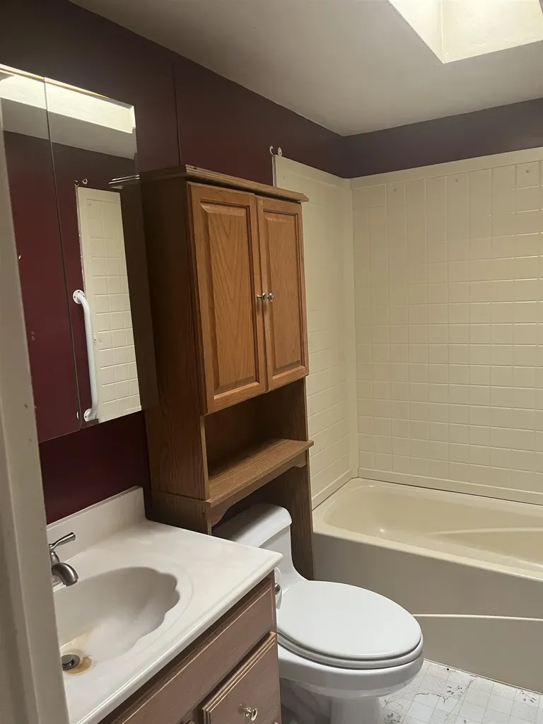 136 Sherwood Glen Somersworth NH 03878