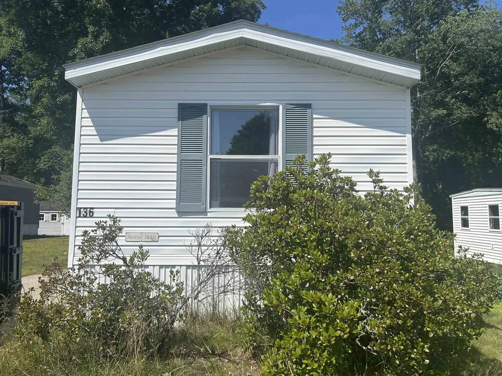 136 Sherwood Glen Somersworth NH 03878