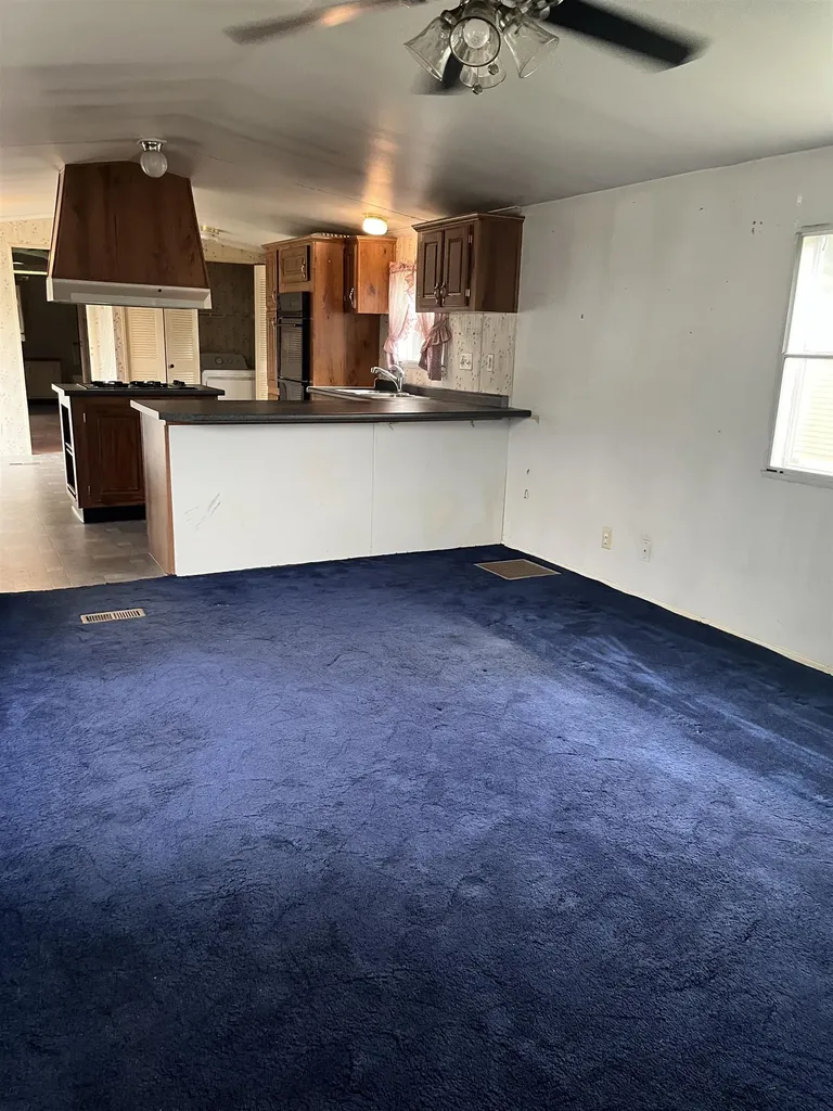 136 Sherwood Glen Somersworth NH 03878