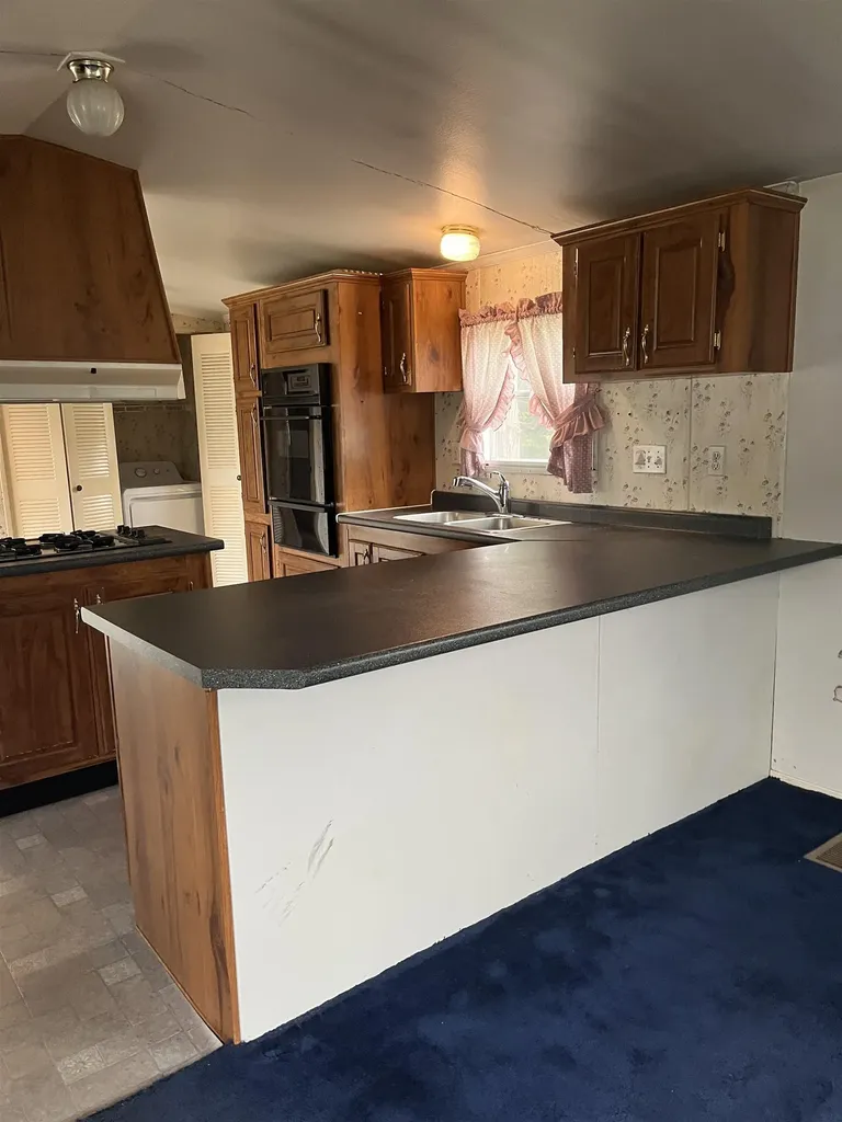 136 Sherwood Glen Somersworth NH 03878