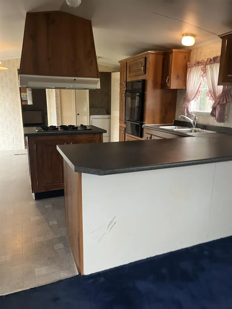 136 Sherwood Glen Somersworth NH 03878