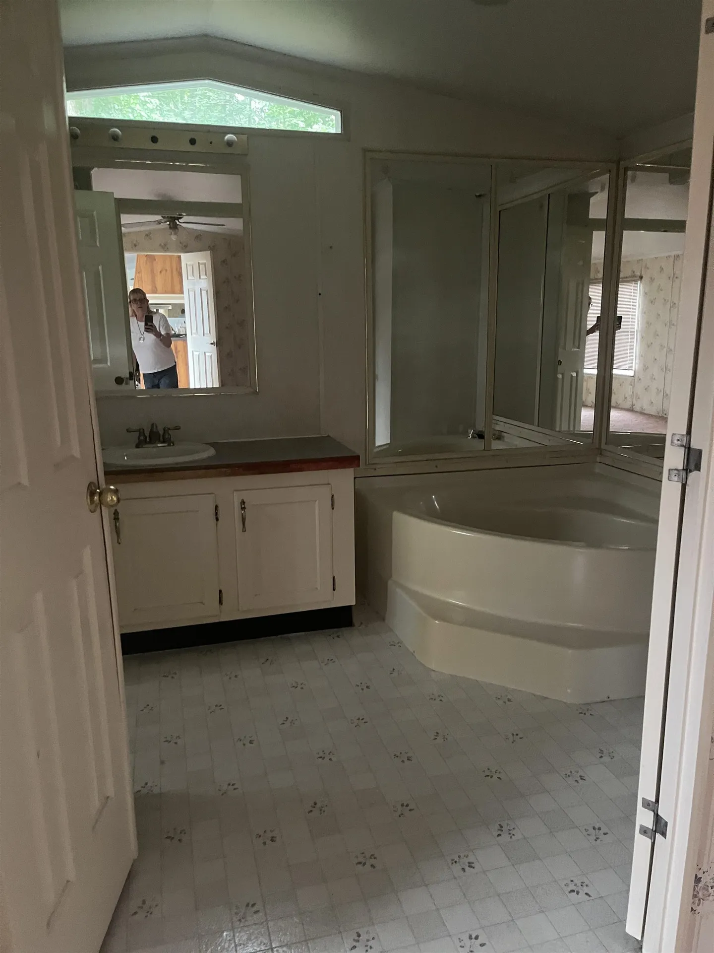 136 Sherwood Glen Somersworth NH 03878