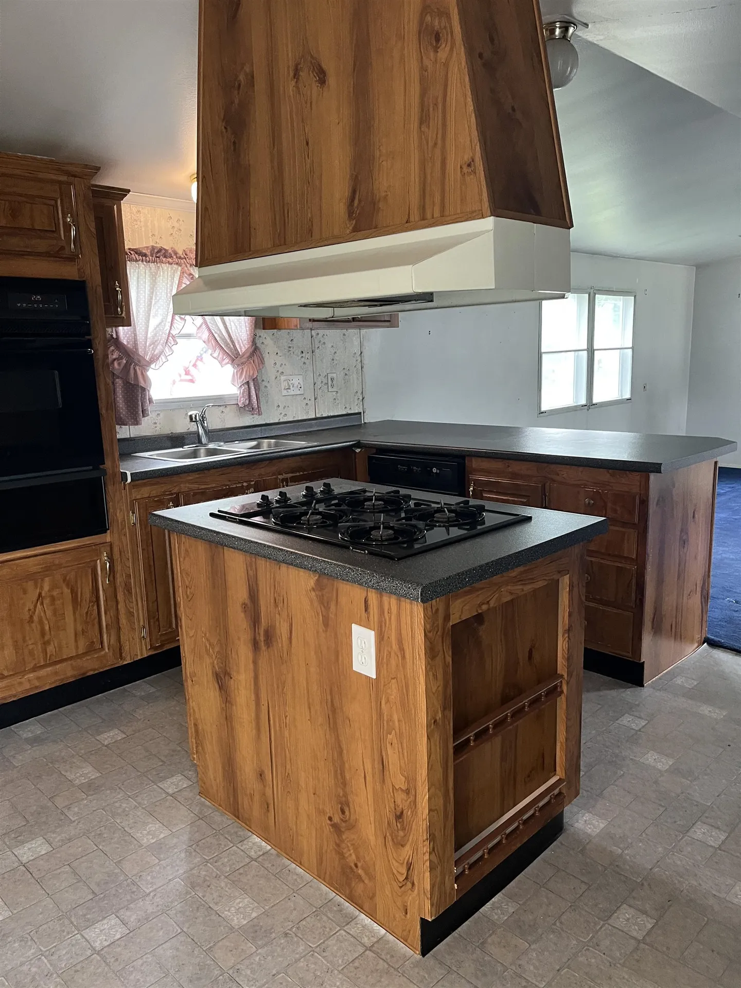 136 Sherwood Glen Somersworth NH 03878