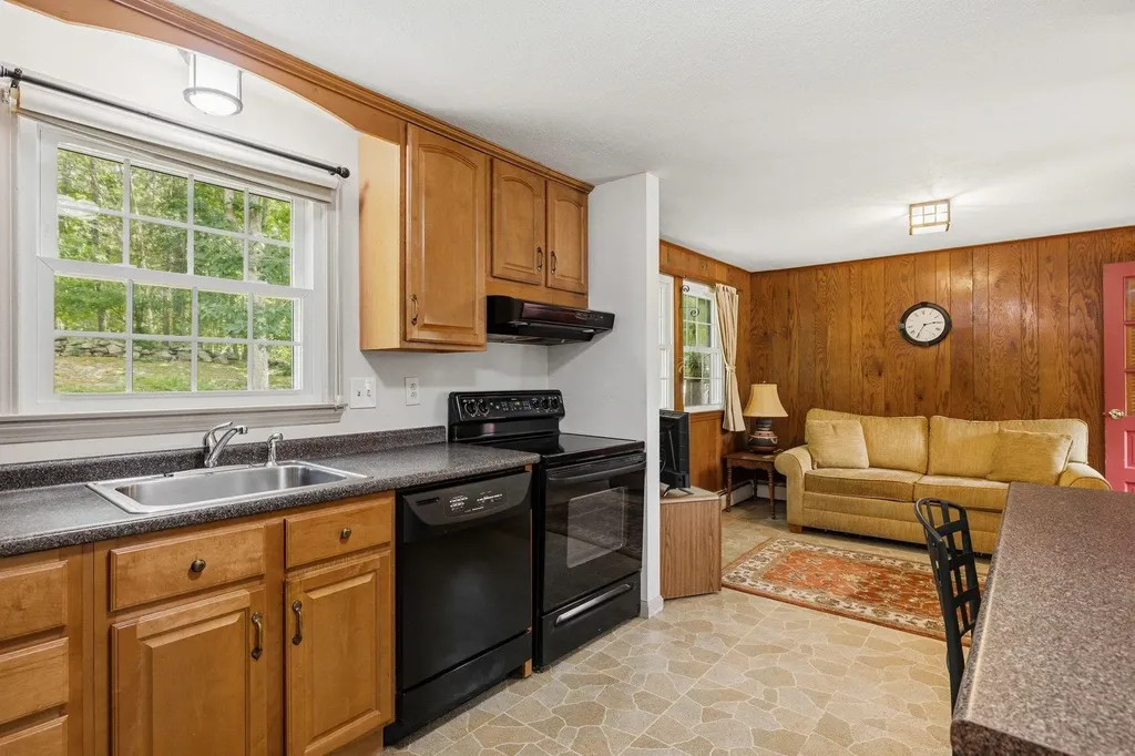42 Harding Road Portsmouth NH 03801