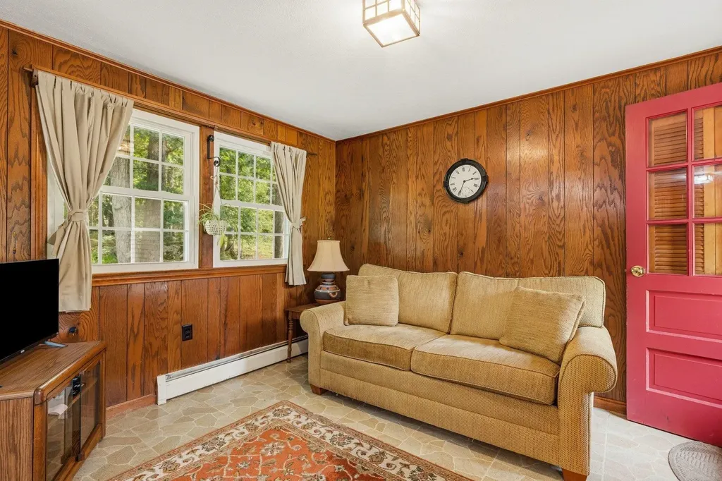 42 Harding Road Portsmouth NH 03801