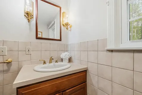 42 Harding Road Portsmouth NH 03801