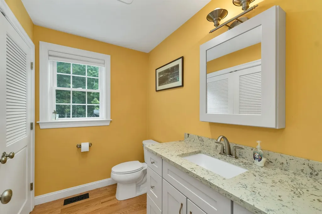 95 Olde Bridge Lane Epping NH 03042
