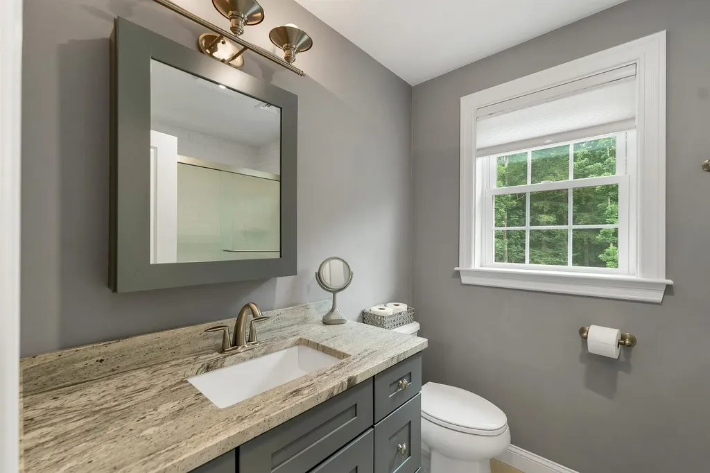95 Olde Bridge Lane Epping NH 03042