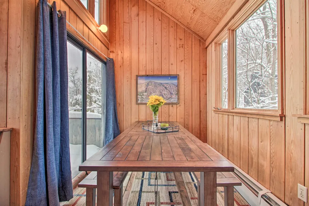 106 Upper Loop Ludlow VT 05149
