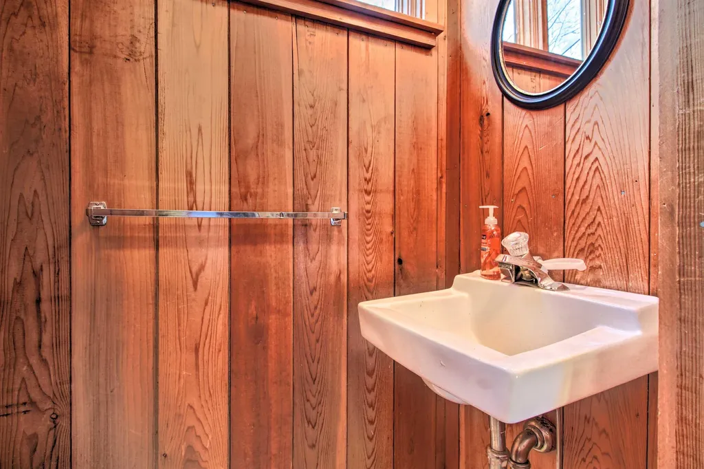 106 Upper Loop Ludlow VT 05149