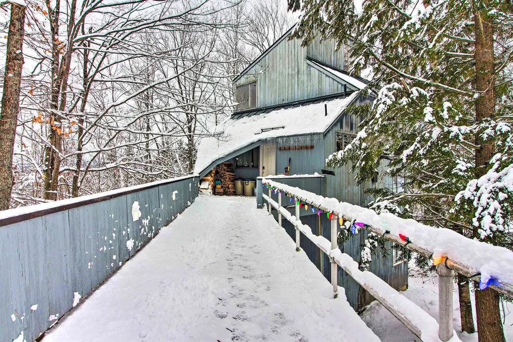 106 Upper Loop Ludlow VT 05149