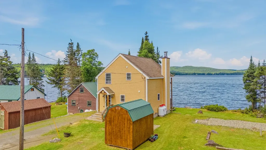217 Beach Road Pittsburg NH 03592