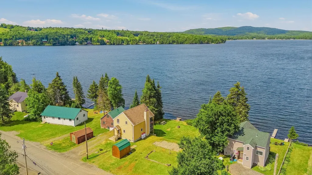 217 Beach Road Pittsburg NH 03592