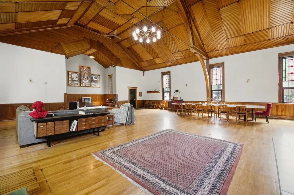 42 Maple Street Bethlehem NH 03574
