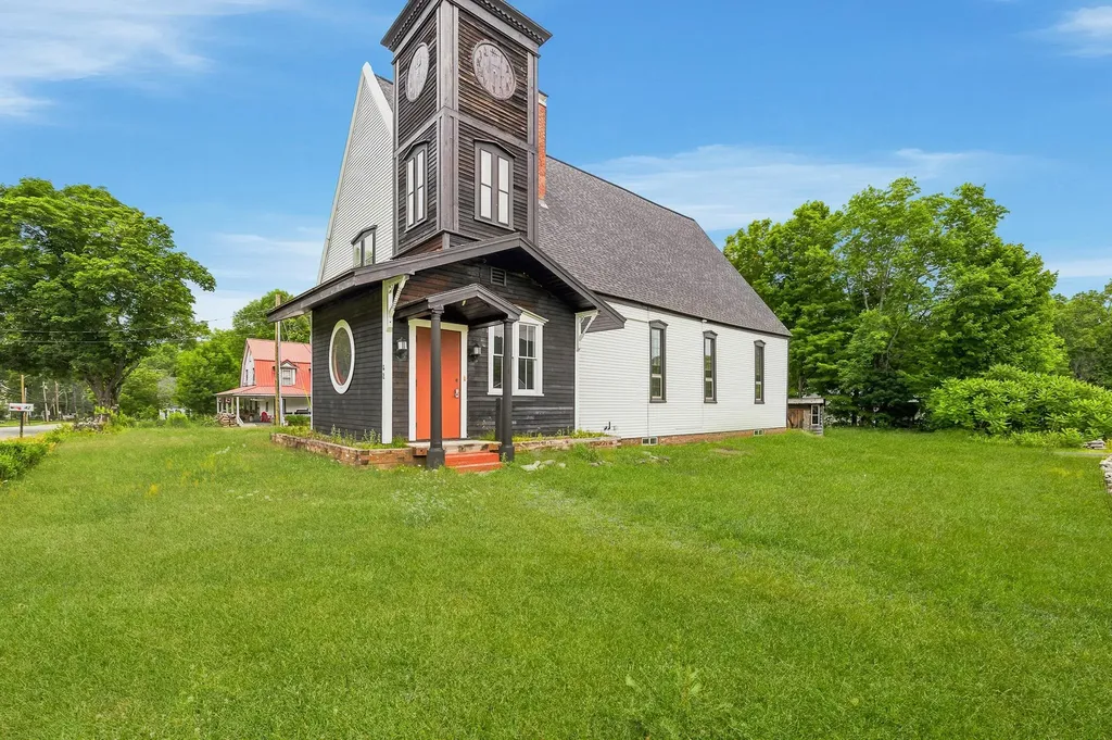 42 Maple Street Bethlehem NH 03574