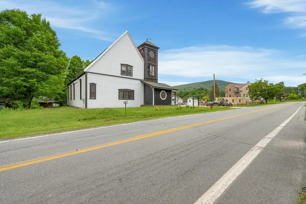 42 Maple Street Bethlehem NH 03574