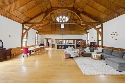 42 Maple Street Bethlehem NH 03574