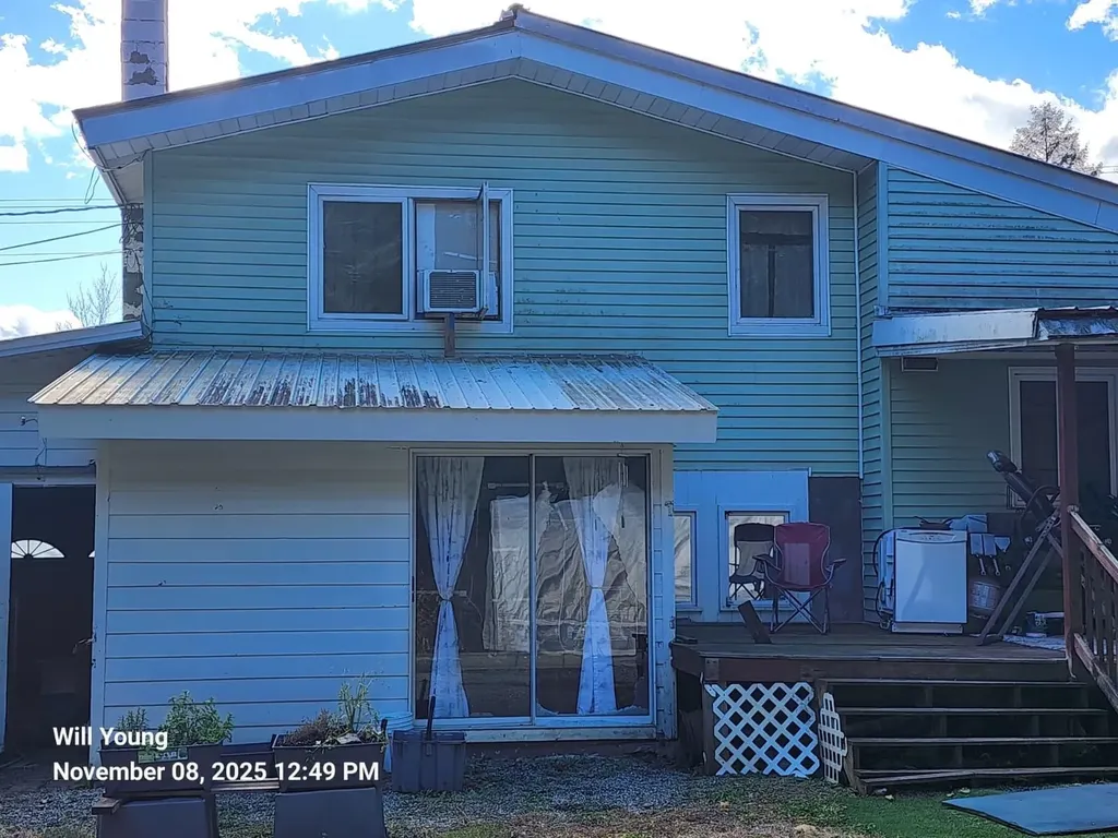 1059 Rte 15 E Route Morristown VT 05661-8556